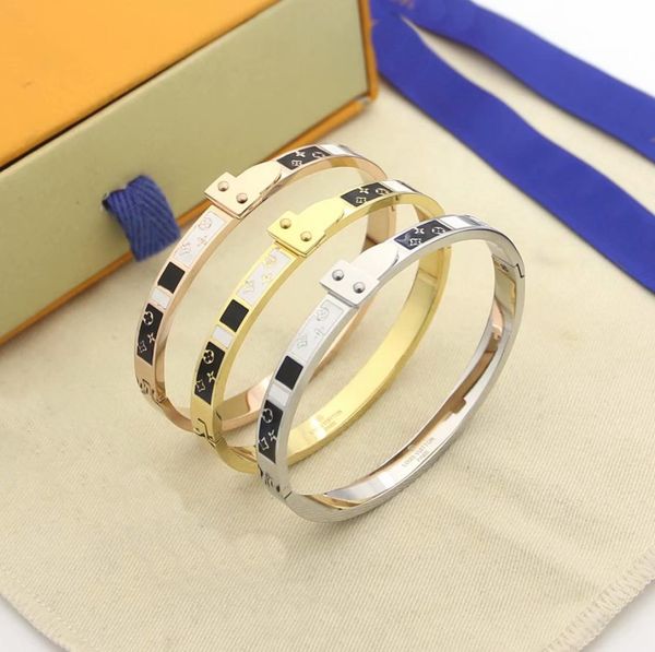 fashion lady titanium steel black white enamel four leaf flower v letter double rivets 18k gold plated bracelets bangle 31718707
fashion lady titanium steel black white enamel four leaf flower v letter double rivets 18k gold plated bracelets bangle 31718707