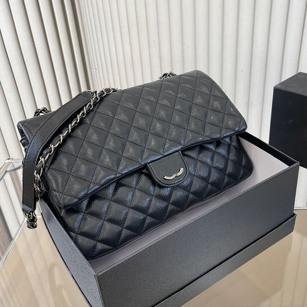 33cm vintage women designer airport classic flap bag aged silver metal hardware matelasse chain large capacity cross body shoulder handbag o
33cm vintage women designer airport classic flap bag aged silver metal hardware matelasse chain large capacity cross body shoulder handbag o