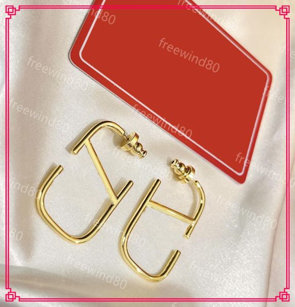 fashion stainless steel ear studs for lady women designer earrings rose goldcolor v letter triangle earings party wedding jewelry1708198, Golden;silver
fashion stainless steel ear studs for lady women designer earrings rose goldcolor v letter triangle earings party wedding jewelry1708198, Golden;silver