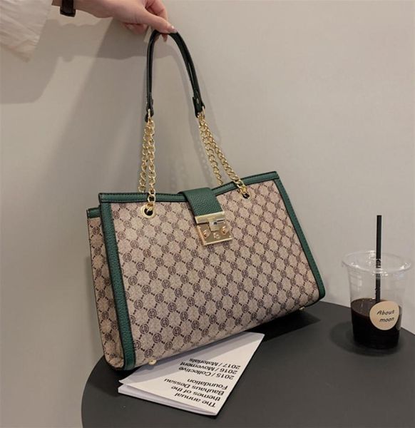 whole factory ladies shoulder bags 2 styles classic printed chain bag street trend contrast leather handbag simple joker fashi4029630
whole factory ladies shoulder bags 2 styles classic printed chain bag street trend contrast leather handbag simple joker fashi4029630
