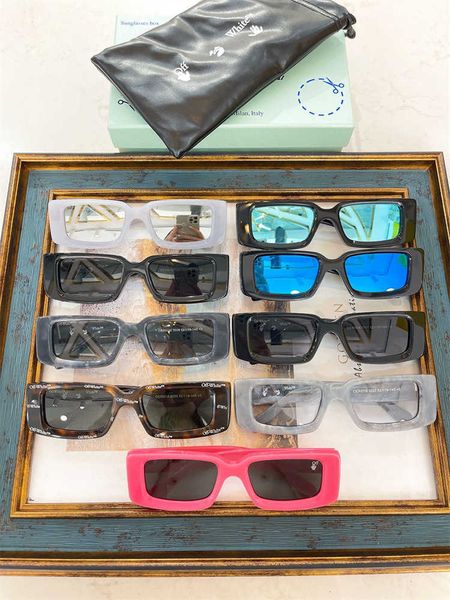 2023 new sunglasses for men and women with the same box in main street of ins blog, White;black
2023 new sunglasses for men and women with the same box in main street of ins blog, White;black