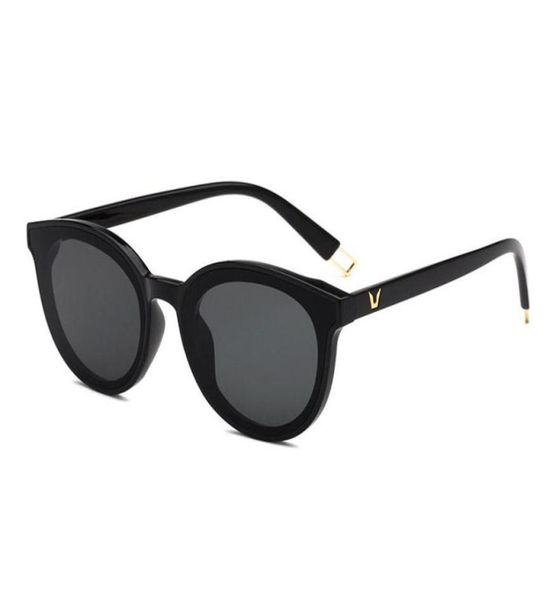 2020 new arrival fashion women men sunglasses party popular summer lover couple sun glasses v colorful female cat eye sunglasses u9114280, White;black
2020 new arrival fashion women men sunglasses party popular summer lover couple sun glasses v colorful female cat eye sunglasses u9114280, White;black