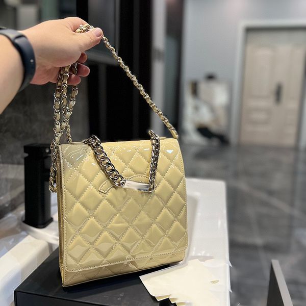 designer womens shoulder bag patent leather crossbody bag silver hardware metal chain handle luxury handbag underarm bag makeup bags card ho
designer womens shoulder bag patent leather crossbody bag silver hardware metal chain handle luxury handbag underarm bag makeup bags card ho