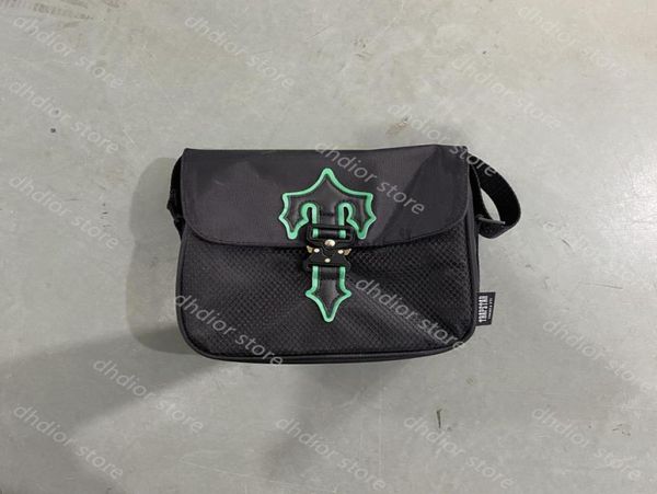 luxury designer design bag fashion allmatch shoulder bags men and women couples messenger green big icon zipper bag a va1814125
luxury designer design bag fashion allmatch shoulder bags men and women couples messenger green big icon zipper bag a va1814125