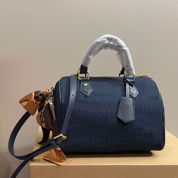 denim pillow bag tote purse women shoulder bags fashion travel shopping handbags gold zipper closure removable leather strap large capacity
denim pillow bag tote purse women shoulder bags fashion travel shopping handbags gold zipper closure removable leather strap large capacity