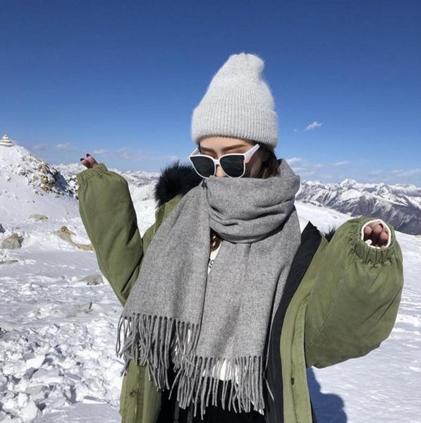 2021 wool scarfs winter luxury 100 cashmere scarf men and women designer classic big plaid scarves pashmina infinity scarfs2540893, Blue;gray
2021 wool scarfs winter luxury 100 cashmere scarf men and women designer classic big plaid scarves pashmina infinity scarfs2540893, Blue;gray