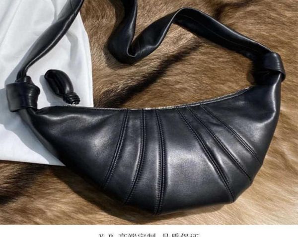 shopping bags shoulder bags evening lemaire cow horn bun kesong sheepskin one oblique span dumpling small genuine leather underarm7486103
shopping bags shoulder bags evening lemaire cow horn bun kesong sheepskin one oblique span dumpling small genuine leather underarm7486103