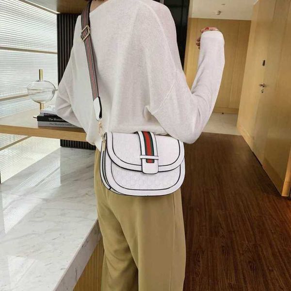 2024 luxury handbag designer factory direct sales spring new trend women's fashion one shoulder simple crossbody casual commuter small
2024 luxury handbag designer factory direct sales spring new trend women's fashion one shoulder simple crossbody casual commuter small
