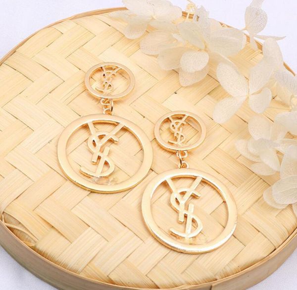 designers womens brand designer letter earrings stud ear cuff women elegance temperament simple ladies wedding party jewelry acces3058177, Golden;silver
designers womens brand designer letter earrings stud ear cuff women elegance temperament simple ladies wedding party jewelry acces3058177, Golden;silver