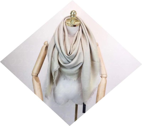 2021 fashion pashmina silk scarf check bandana women luxury designer scarfs echarpe de luxe foulard infinity shawl ladies scarves 9713357, Blue;gray
2021 fashion pashmina silk scarf check bandana women luxury designer scarfs echarpe de luxe foulard infinity shawl ladies scarves 9713357, Blue;gray