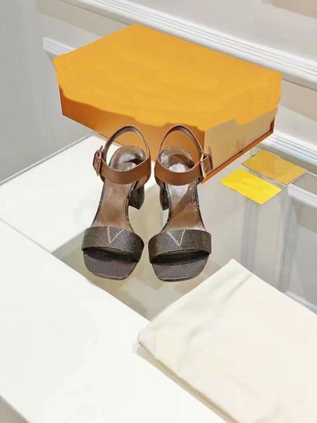 classic designer spring/summer new sandals round toe denim high heels with box front and rear strap hollow versatile women's shoes size, Black
classic designer spring/summer new sandals round toe denim high heels with box front and rear strap hollow versatile women's shoes size, Black