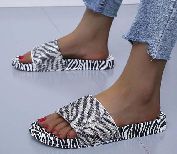 woman fashion snake pattern slippers beautiful beach sandals multicolor slides zebra flip flops outdoor2562904, Black
woman fashion snake pattern slippers beautiful beach sandals multicolor slides zebra flip flops outdoor2562904, Black