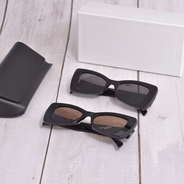 triumphal arch cl40236 board fashionable uv resistant sunglasses, White;black
triumphal arch cl40236 board fashionable uv resistant sunglasses, White;black
