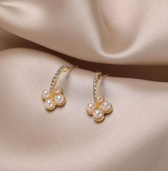 japanese and korean earrings new style diamond earrings fashion sweet pearl flower temperament versatile french earrings whole4376018, Golden
japanese and korean earrings new style diamond earrings fashion sweet pearl flower temperament versatile french earrings whole4376018, Golden