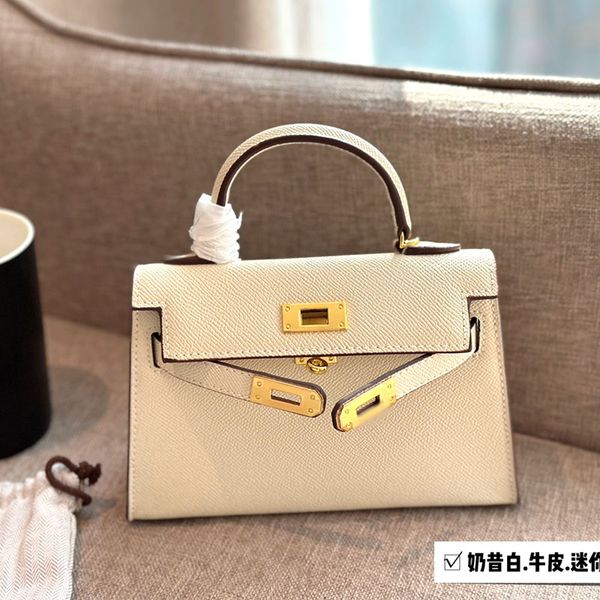 fashion designer bag hand-held crossbody bag cross grain cowhide special texture crossbody bag 19x12.5 box
fashion designer bag hand-held crossbody bag cross grain cowhide special texture crossbody bag 19x12.5 box