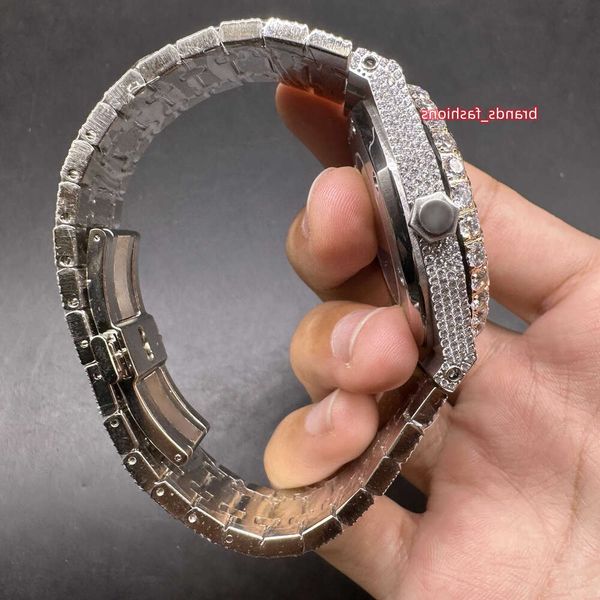 3d1s new men's iced diamond watch 2tone rose gold case arabic numerals watch biger diamond bezel 8215 automatic movement shiny good ing, Slivery;brown
3d1s new men's iced diamond watch 2tone rose gold case arabic numerals watch biger diamond bezel 8215 automatic movement shiny good ing, Slivery;brown