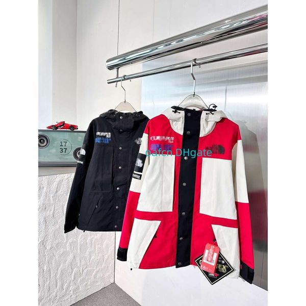 24ss new designer men's jacket fashion splicing co branded spliced color charge coat tnf casual zipper jacket classic men's trench, Black;brown
24ss new designer men's jacket fashion splicing co branded spliced color charge coat tnf casual zipper jacket classic men's trench, Black;brown