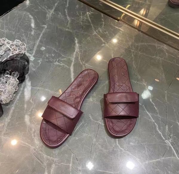 2022 slippers sandals in leather small fragrance lozenge check brown black white fashion shoes4056932
2022 slippers sandals in leather small fragrance lozenge check brown black white fashion shoes4056932