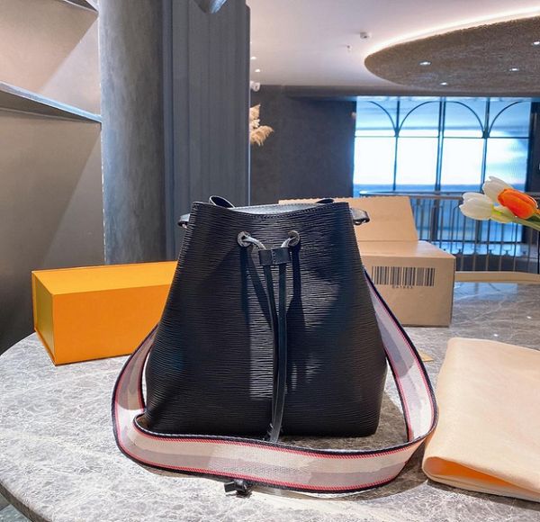 2021 new bucket bag fashion temperament full of highend leather rope bucket bag lady leisure shoulder bags m44022 handbag size 251883765
2021 new bucket bag fashion temperament full of highend leather rope bucket bag lady leisure shoulder bags m44022 handbag size 251883765
