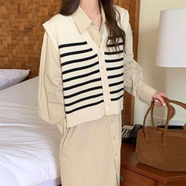 preppy striped knitted vest loose folded autumn v neck buttoned up sweater female, Black;white
preppy striped knitted vest loose folded autumn v neck buttoned up sweater female, Black;white