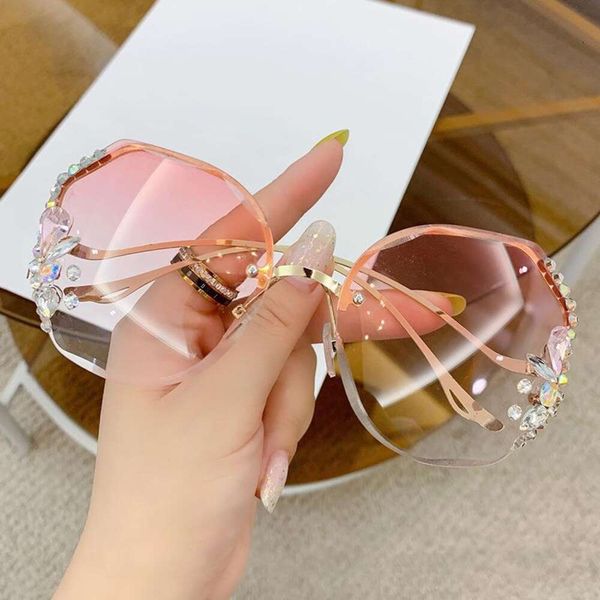 frameless trimmed sunglasses fashion big face skinny diamond glasses korean version, White;black
frameless trimmed sunglasses fashion big face skinny diamond glasses korean version, White;black