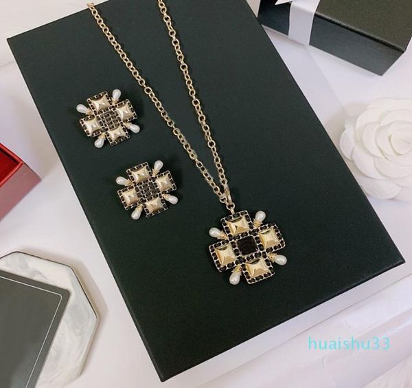 female ornate cross imitation pearl ear stud necklace set fashion design highend letter earrings collarbone choker jewel4161672, Golden;silver
female ornate cross imitation pearl ear stud necklace set fashion design highend letter earrings collarbone choker jewel4161672, Golden;silver