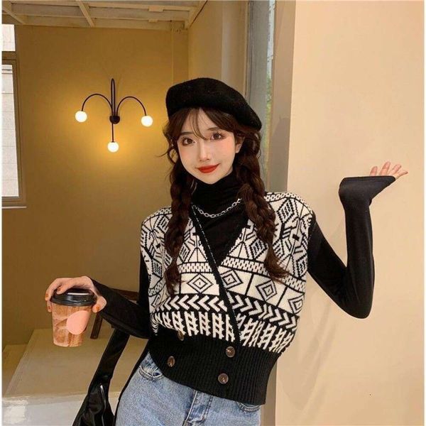 refined v neck vest sweater cardigan jacket womens knitted spring loose short, Black;white
refined v neck vest sweater cardigan jacket womens knitted spring loose short, Black;white