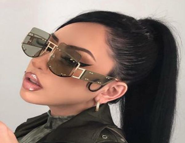 2021 new women metal frame sunglasses uv400 designer gradient punk goggles female trend rersonality rivets1374552, White;black
2021 new women metal frame sunglasses uv400 designer gradient punk goggles female trend rersonality rivets1374552, White;black
