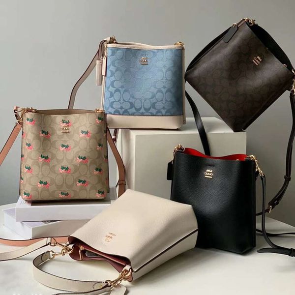 women's designer bags tote 2023 new aolai women's strawberry shoulder flower embroidery town bucket tote bag factory direct sales
women's designer bags tote 2023 new aolai women's strawberry shoulder flower embroidery town bucket tote bag factory direct sales
