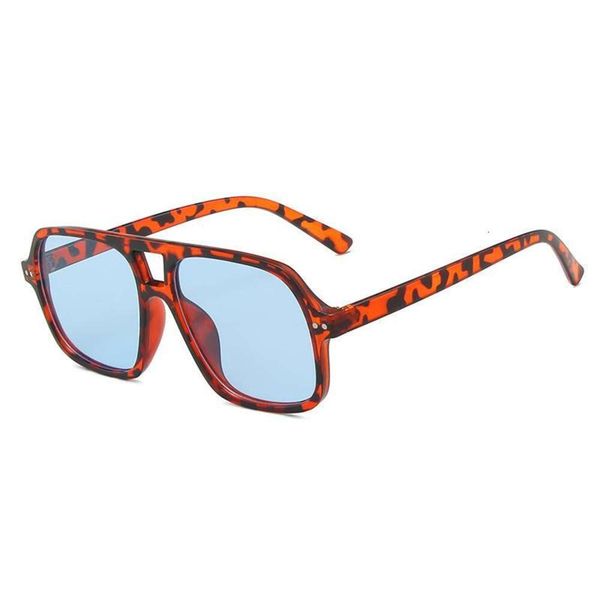 double beam large frame sunglasses fashionable men and women trend personality street, White;black
double beam large frame sunglasses fashionable men and women trend personality street, White;black
