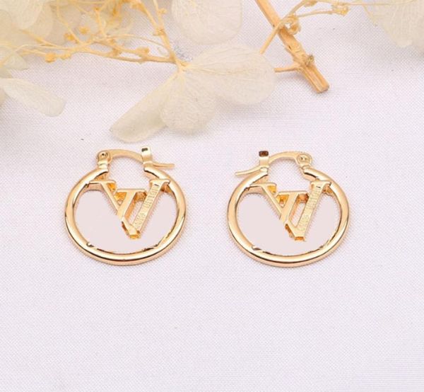 18k gold plated letters stud women creativityv luxury designer ear clip crystal geometric rhinestone pearl dangle long earring wed9721894, Golden;silver
18k gold plated letters stud women creativityv luxury designer ear clip crystal geometric rhinestone pearl dangle long earring wed9721894, Golden;silver