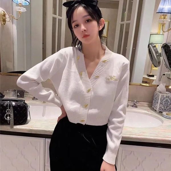 autumn and winter fashion designers high-end cashmere sweaters luxury large size warm print high quality, White;black
autumn and winter fashion designers high-end cashmere sweaters luxury large size warm print high quality, White;black