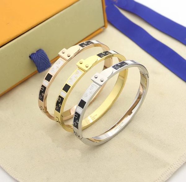 fashion lady titanium steel black white enamel four leaf flower v letter double rivets 18k gold plated bracelets bangle 37543291
fashion lady titanium steel black white enamel four leaf flower v letter double rivets 18k gold plated bracelets bangle 37543291