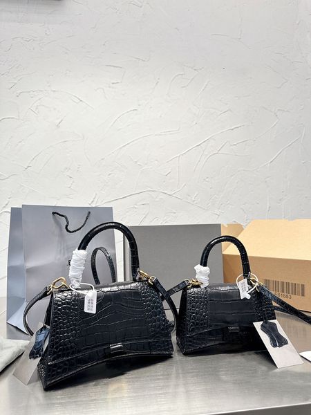 designer bags shoulder bags handbag women's fashion crossbody half moon tote bag luxuries genuine leather classic hourglass bag letter
designer bags shoulder bags handbag women's fashion crossbody half moon tote bag luxuries genuine leather classic hourglass bag letter