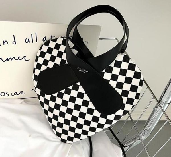 spring women039s largecapacity love bag plaid cow pattern chain shoulder messenger bag1644297, Red;black
spring women039s largecapacity love bag plaid cow pattern chain shoulder messenger bag1644297, Red;black