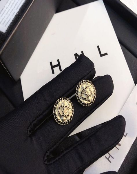 luxury design round black earrings charm women style earrings exquisite premium jewelry accessories selected family couple gif3919627, Golden 
luxury design round black earrings charm women style earrings exquisite premium jewelry accessories selected family couple gif3919627, Golden