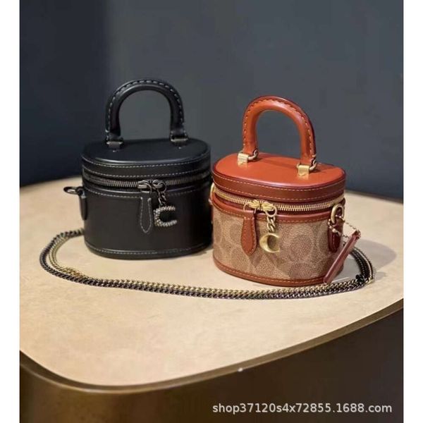 women's designer bags tote new classic flower trail 12 mini messenger hand shoulder box small round cosmetic factory direct sales
women's designer bags tote new classic flower trail 12 mini messenger hand shoulder box small round cosmetic factory direct sales