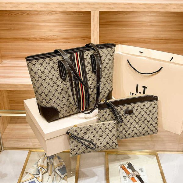 2024 luxury new luxury designer factory direct sales own new fashionable capacity one shoulder handbag autumn and winter tote large bag fema
2024 luxury new luxury designer factory direct sales own new fashionable capacity one shoulder handbag autumn and winter tote large bag fema