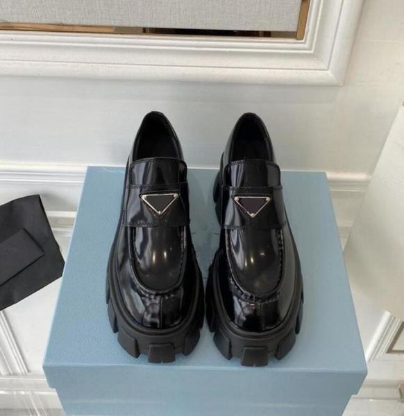 designer shoes thick bottom heightening loafers classics p metal triangle sign small leather shoes black shiny matte square heel 38091182
designer shoes thick bottom heightening loafers classics p metal triangle sign small leather shoes black shiny matte square heel 38091182
