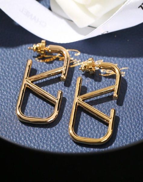 vintage copper charm big alphabet v hollow square shape hoop stud earrings brand designer jewelry for women9548904, Golden
vintage copper charm big alphabet v hollow square shape hoop stud earrings brand designer jewelry for women9548904, Golden