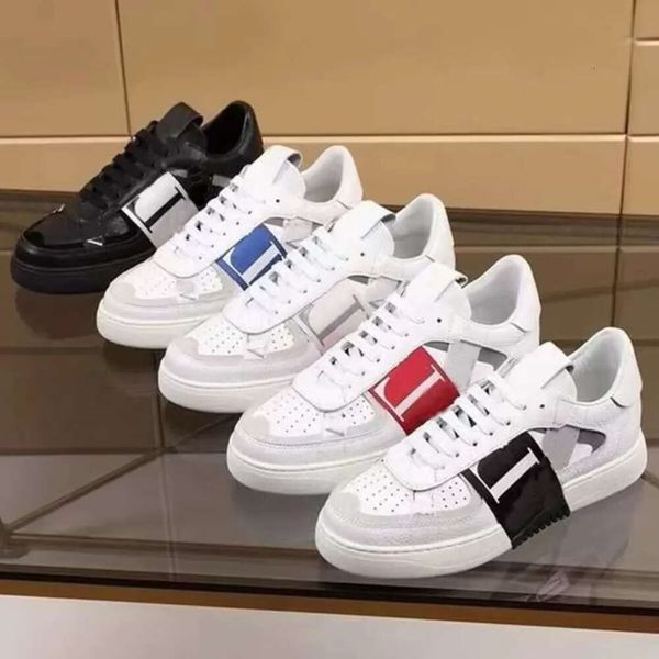 thick same leather valentinolies bottom couple with the luxury sports casual sho brand sne, Black
thick same leather valentinolies bottom couple with the luxury sports casual sho brand sne, Black