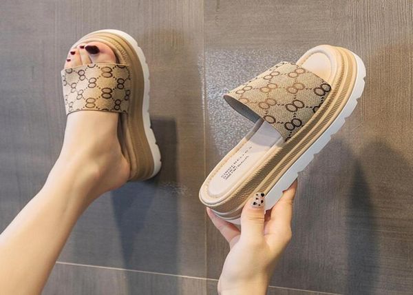 famous designer women slippers summer ladies flip flops outdoor platform shoes highquality flat beach shoes ladies sandals2261471, Black
famous designer women slippers summer ladies flip flops outdoor platform shoes highquality flat beach shoes ladies sandals2261471, Black