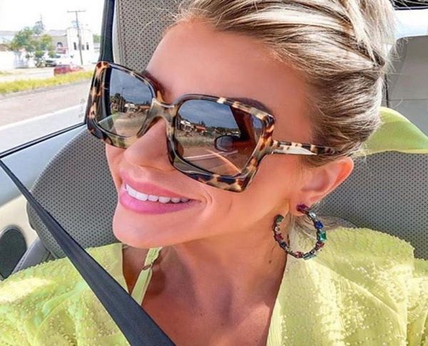 2022 oversized square sunglasses women vintage big frame sun galsses female brand black shades uv400 goggle eyewear4788254, White;black
2022 oversized square sunglasses women vintage big frame sun galsses female brand black shades uv400 goggle eyewear4788254, White;black