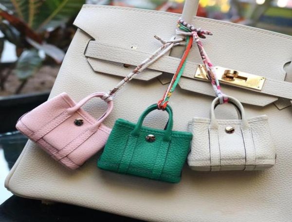 keychains handmade cow leather mini bag charm birthday christmas valentine039s day gift backpack pendant fashion ornament8214291, Silver
keychains handmade cow leather mini bag charm birthday christmas valentine039s day gift backpack pendant fashion ornament8214291, Silver