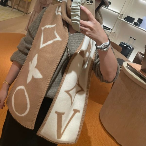 Fashion Scarf Letter V Designer Scarf Brand Scarves for Winter Women Men 100% Both Sides Cashmere Long Wraps Christmas Gift DHS2
Fashion Scarf Letter V Designer Scarf Brand Scarves for Winter Women Men 100% Both Sides Cashmere Long Wraps Christmas Gift DHS2