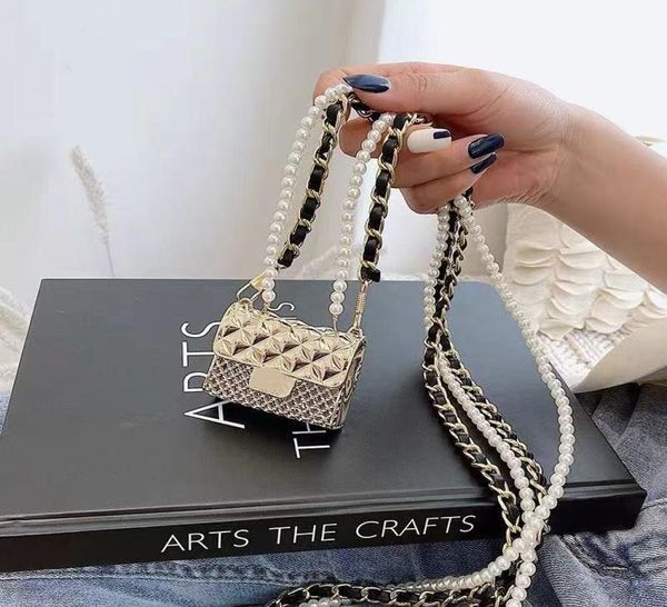 designer bag necklace lockets women metal hollow headphone bages pearl chain diamond crossbody bags hanging neck decoration smallb4366791, Silver
designer bag necklace lockets women metal hollow headphone bages pearl chain diamond crossbody bags hanging neck decoration smallb4366791, Silver