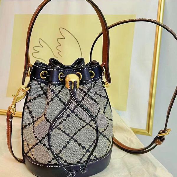 designer bag women's brand bag women's luxury bucket bag men's crossbody bag classic drawstring shoulder fashion wallet handb
designer bag women's brand bag women's luxury bucket bag men's crossbody bag classic drawstring shoulder fashion wallet handb