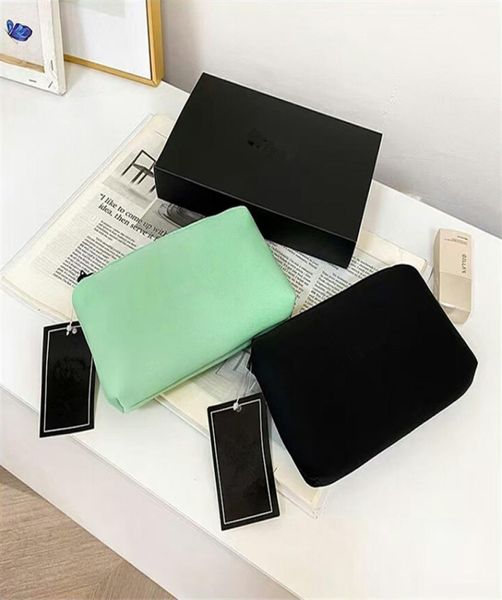 classic letter cosmetic bag women girls zipper make up storage bags neoprene watchproof clutch purse designer handbags protable wa1677350
classic letter cosmetic bag women girls zipper make up storage bags neoprene watchproof clutch purse designer handbags protable wa1677350