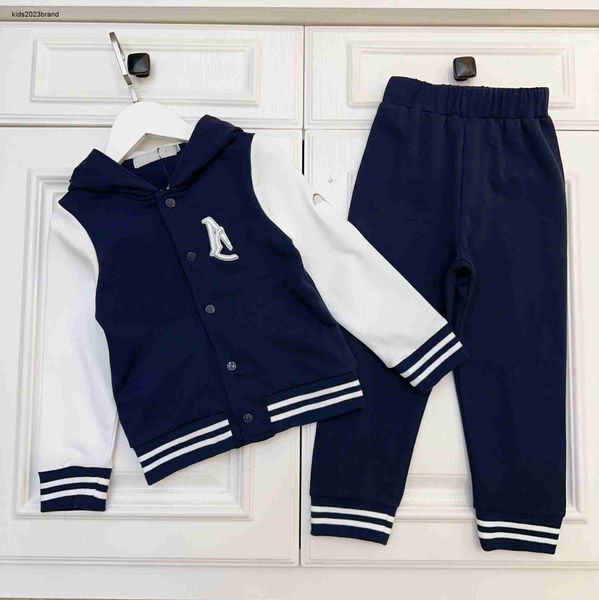 kids tracksuits baby autumn suits size 100-160 cm 2pcs contrast panel design with hood zipper jacket and sports pants sep01, White
kids tracksuits baby autumn suits size 100-160 cm 2pcs contrast panel design with hood zipper jacket and sports pants sep01, White