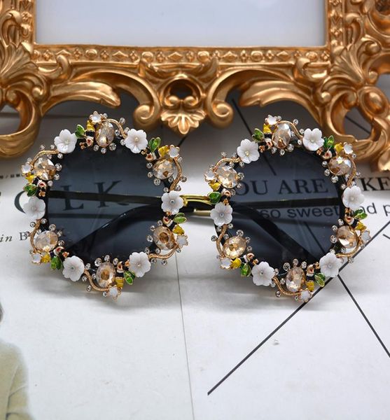new retro vintage sunglasses metal flower baroque sunglasses crystal rhinestone round sunglasses luxury sunny beach glasses 7112673, White;black
new retro vintage sunglasses metal flower baroque sunglasses crystal rhinestone round sunglasses luxury sunny beach glasses 7112673, White;black